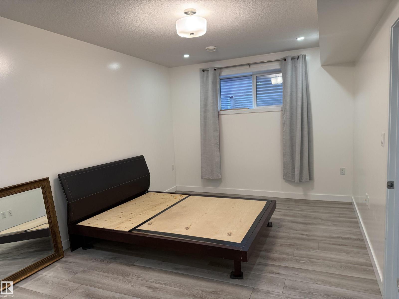 10506 68 AV NW, Edmonton