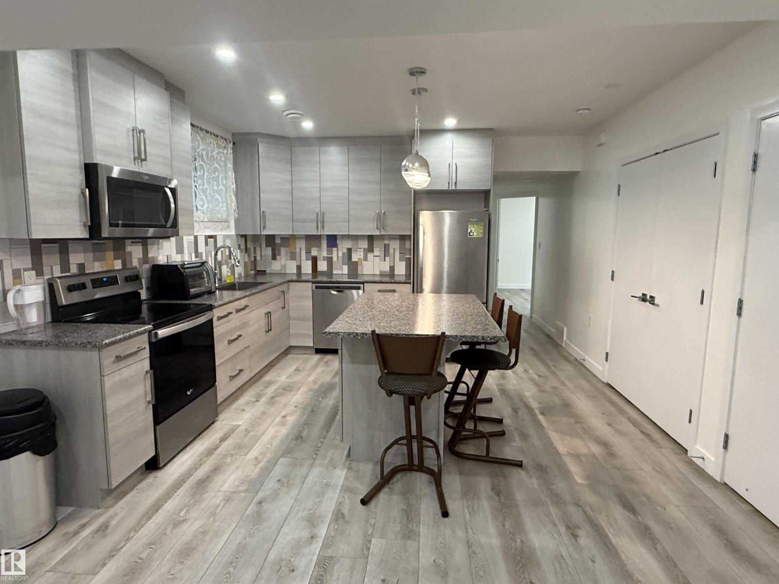 10506 68 AV NW, Edmonton