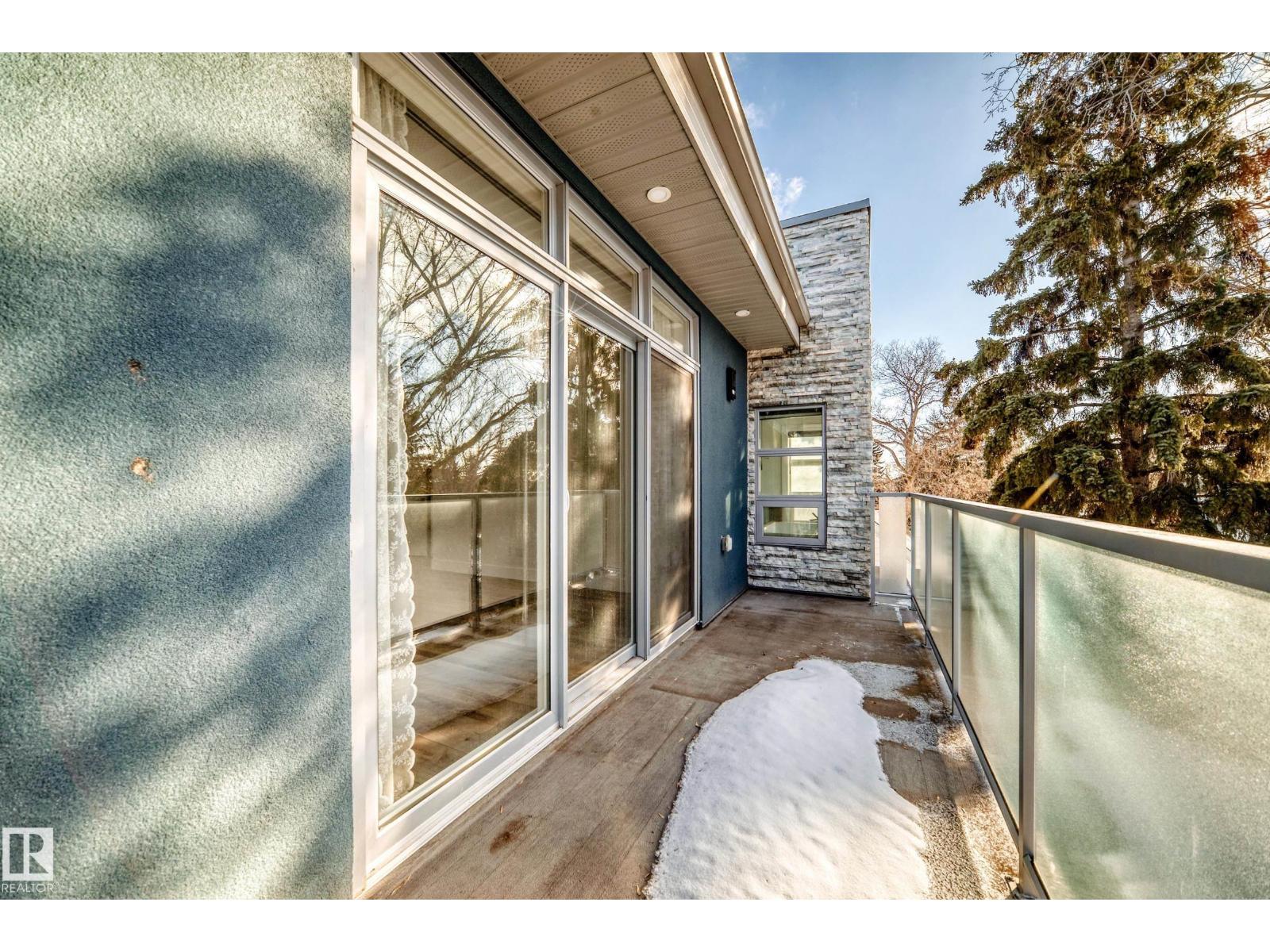 10506 68 AV NW, Edmonton