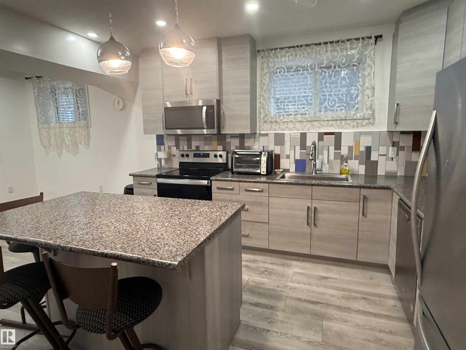 10506 68 AV NW, Edmonton