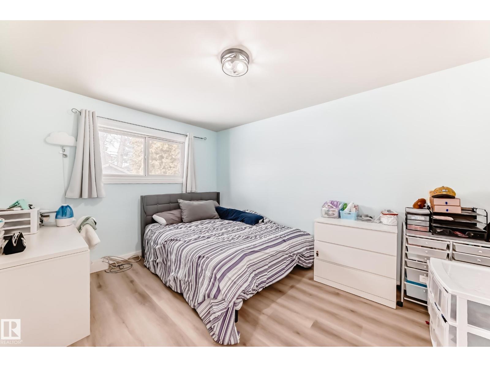 10928 149 ST NW - 15
