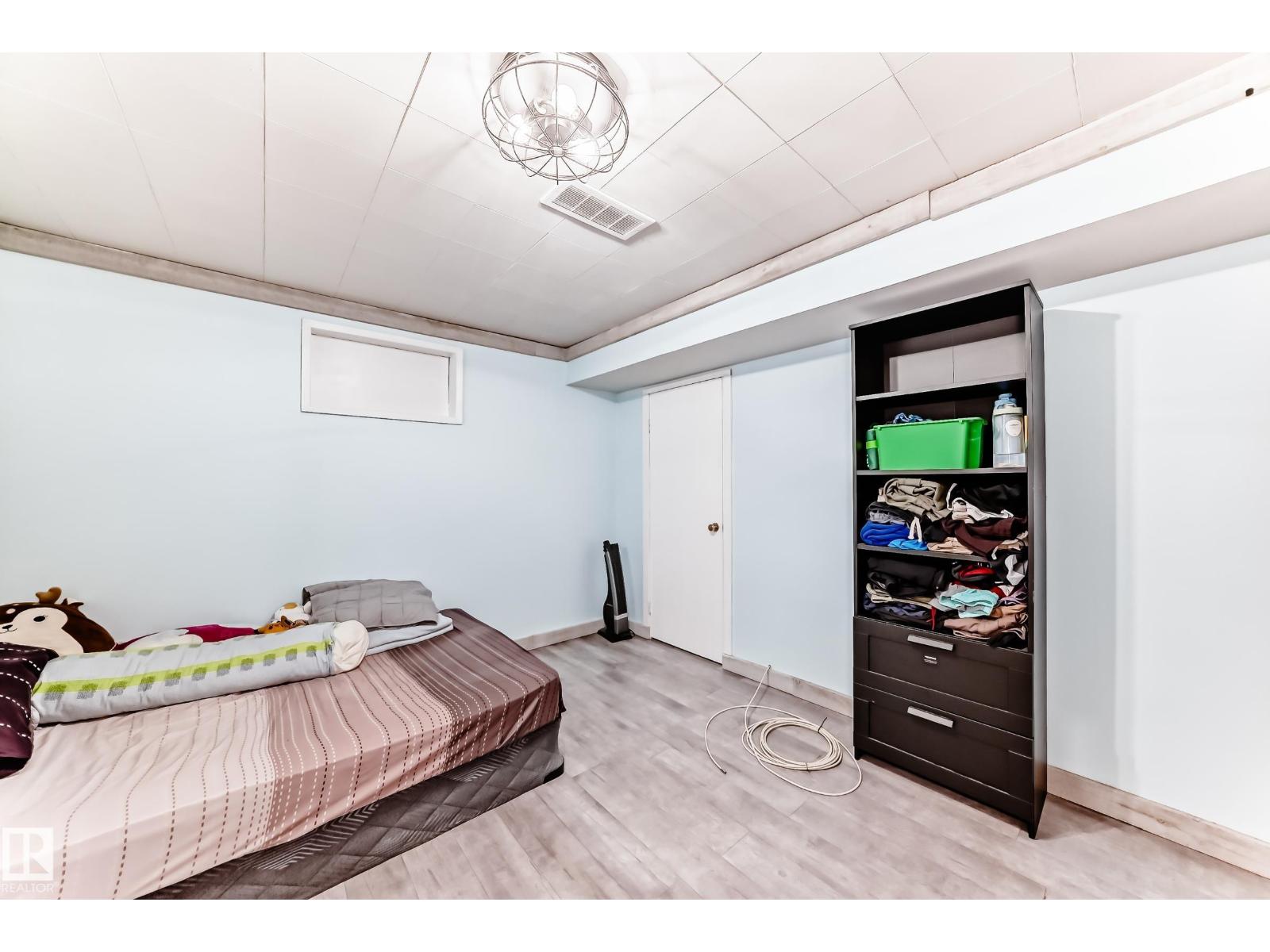 10928 149 ST NW, Edmonton