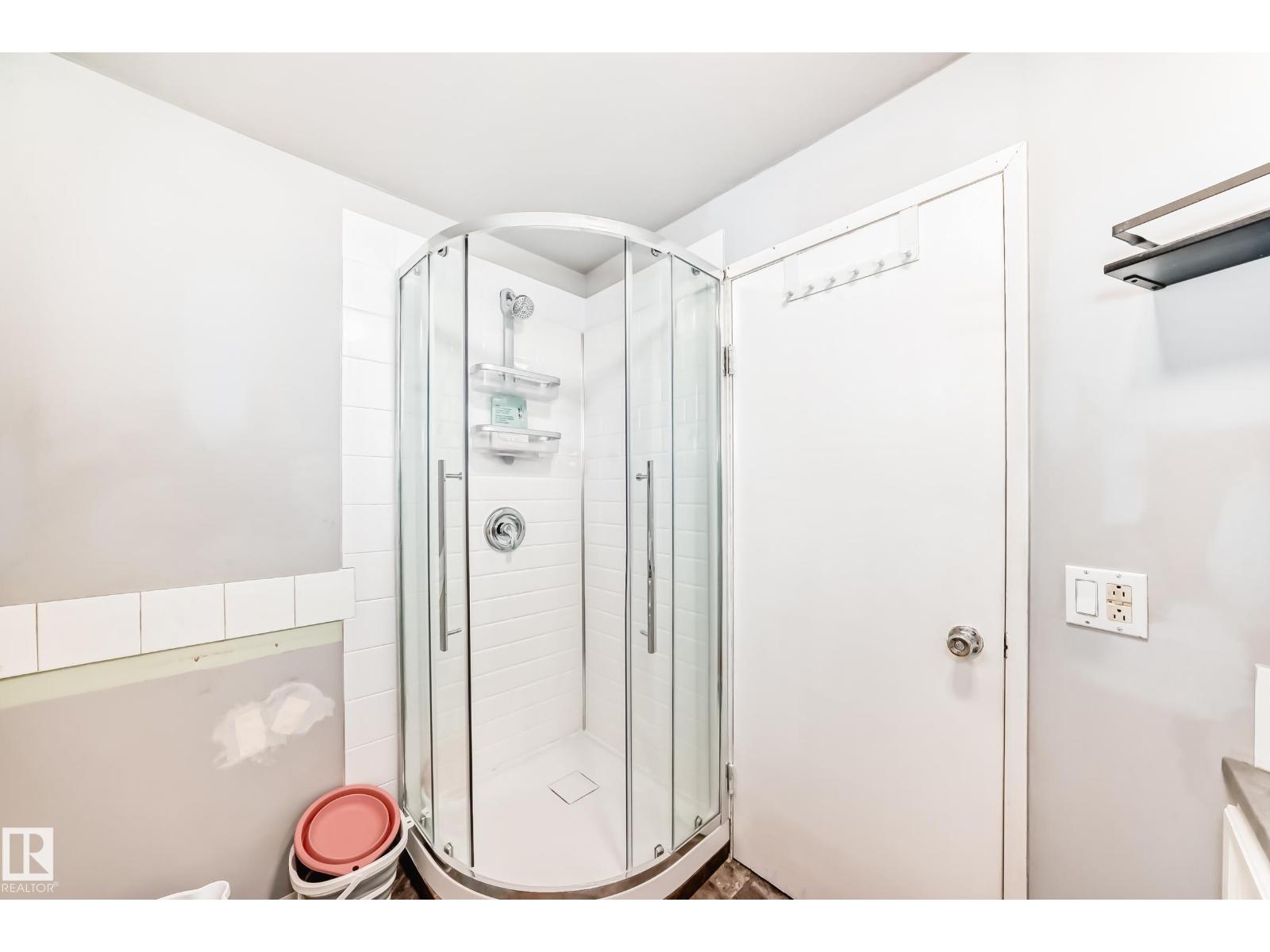 10928 149 ST NW - 33