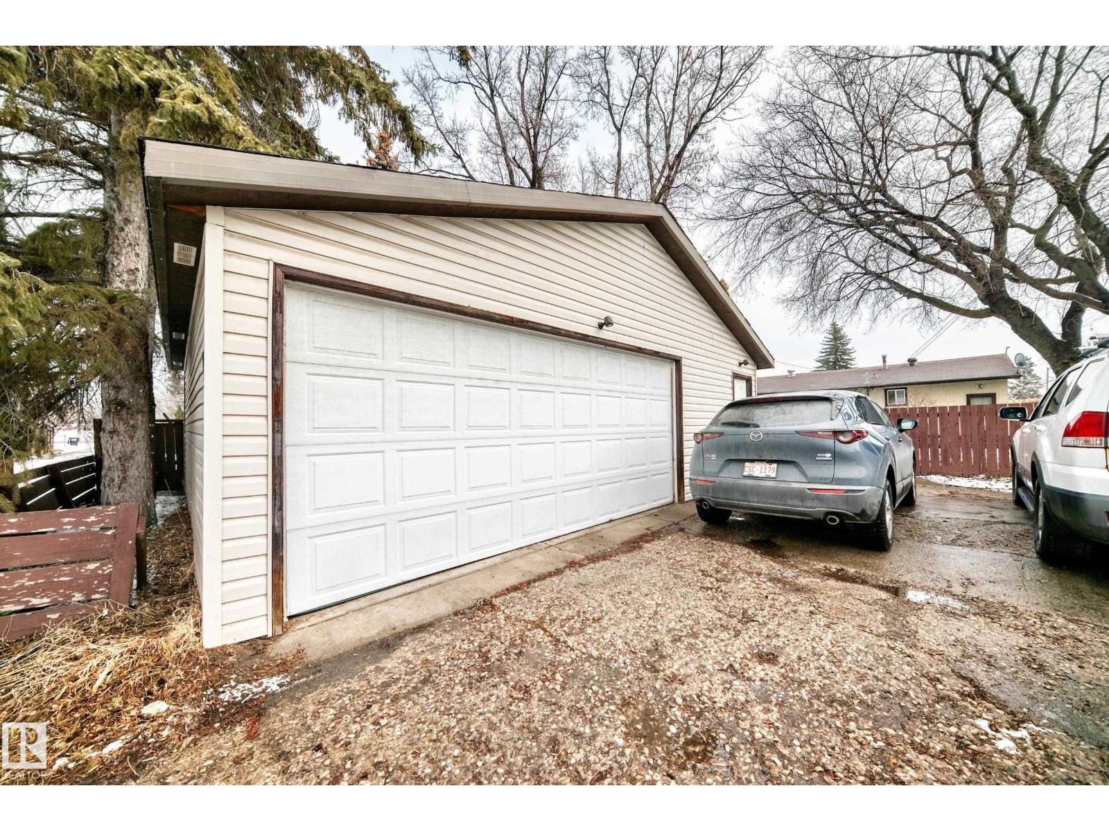 10928 149 ST NW, Edmonton