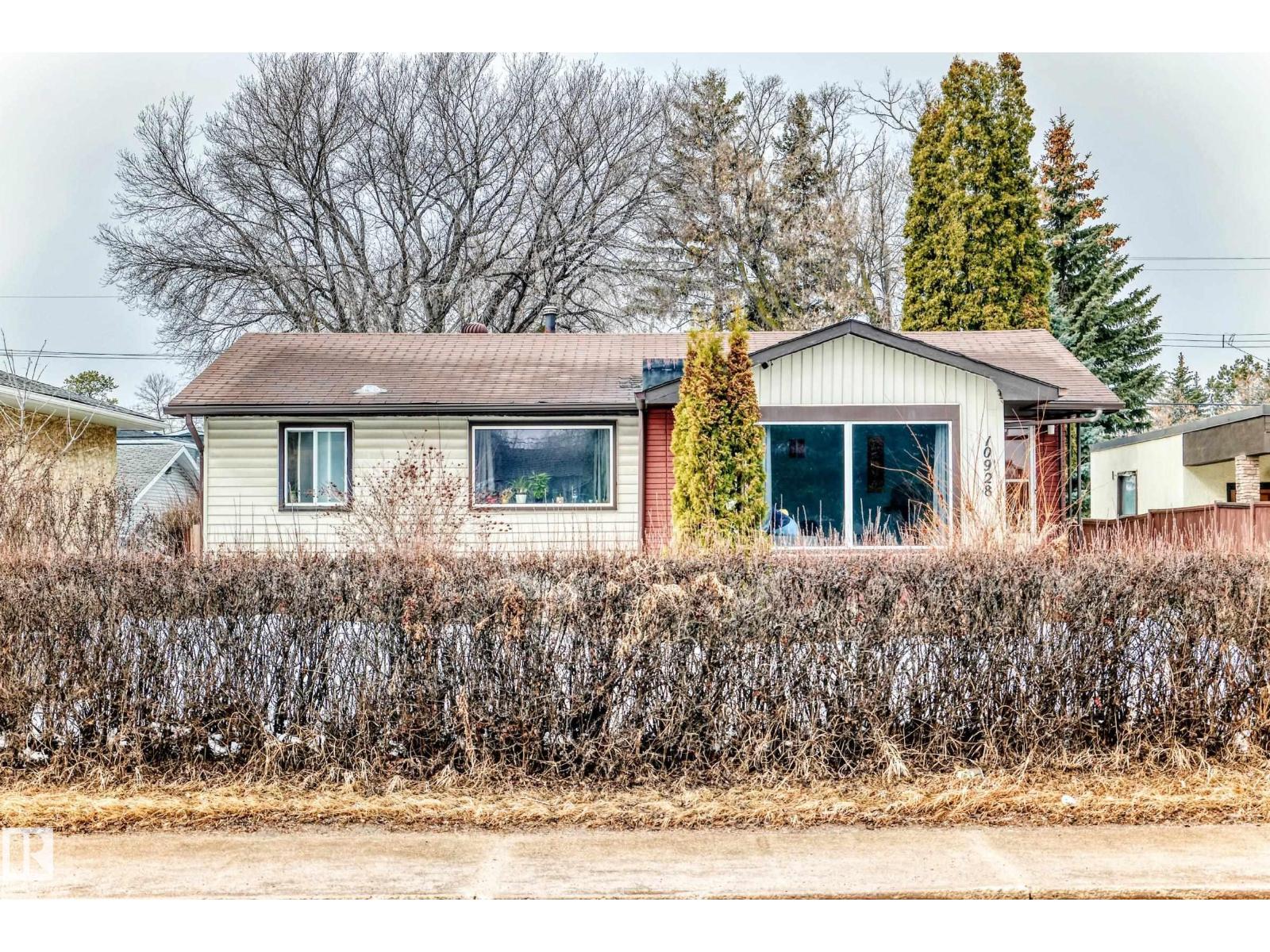 10928 149 ST NW, Edmonton