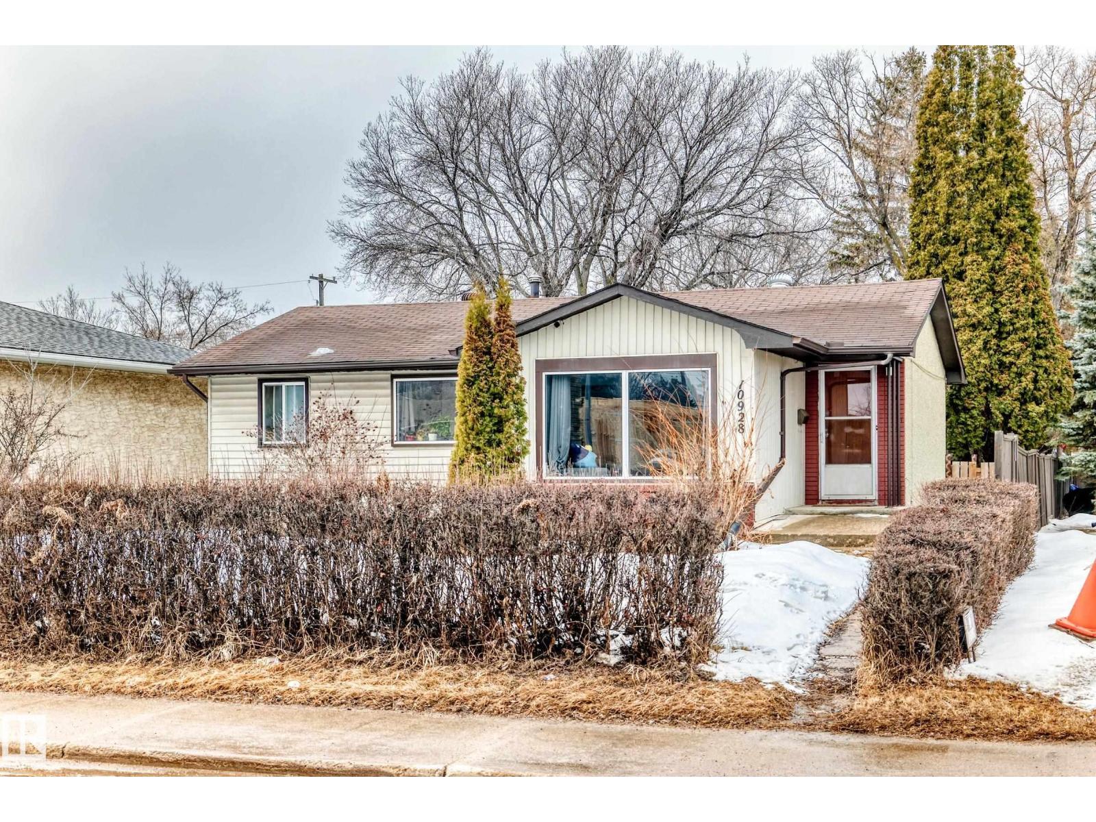 10928 149 ST NW, Edmonton