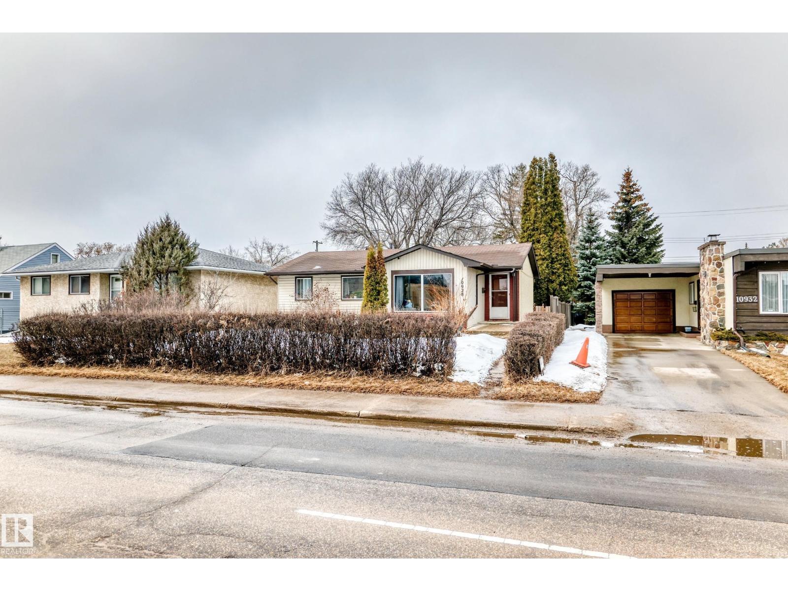 10928 149 ST NW, Edmonton