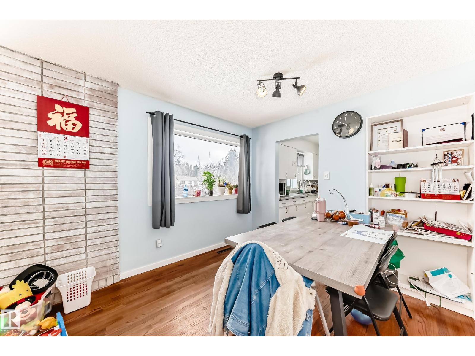 10928 149 ST NW - 7