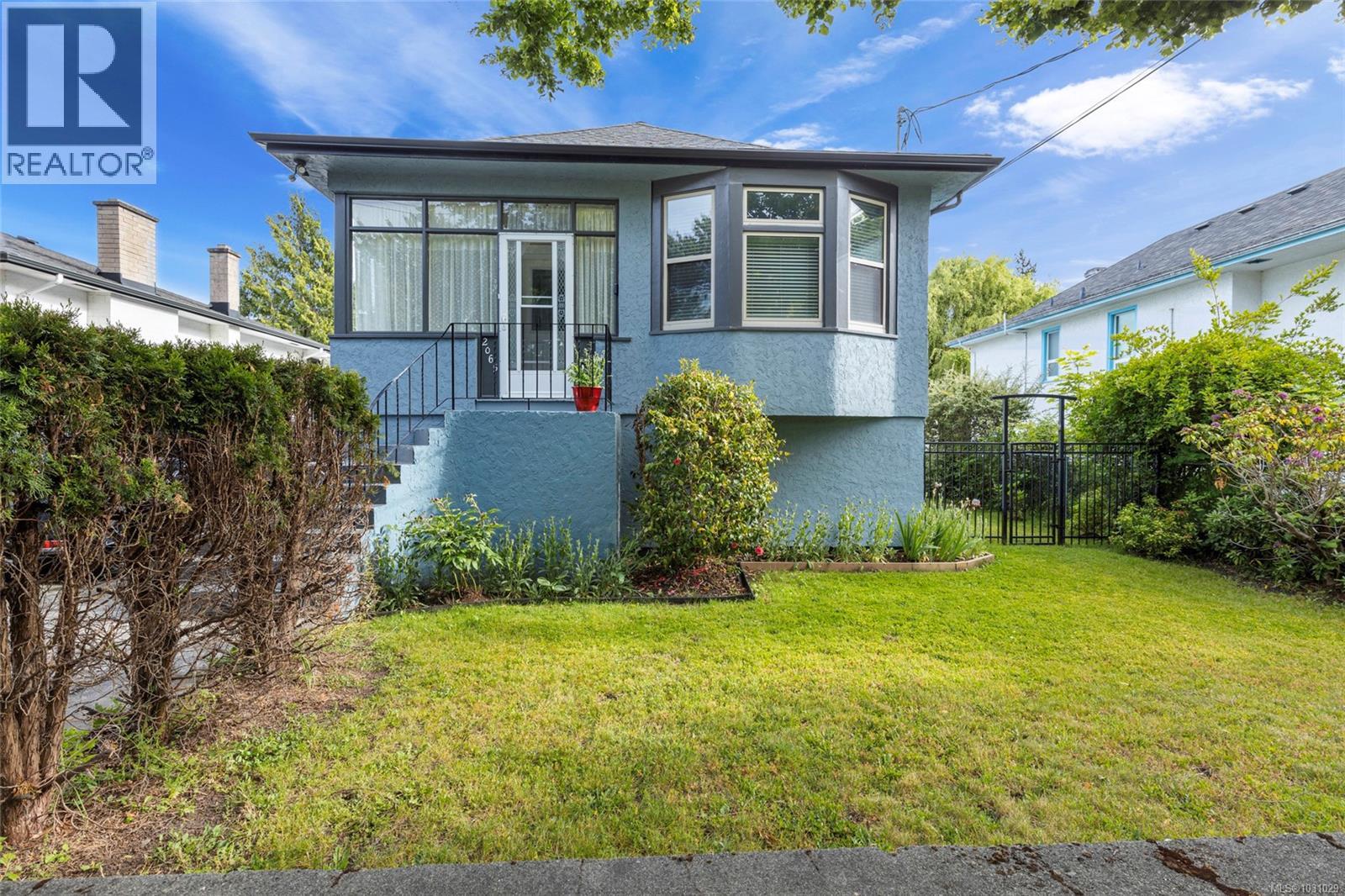  2065 Goldsmith Street, Oak Bay