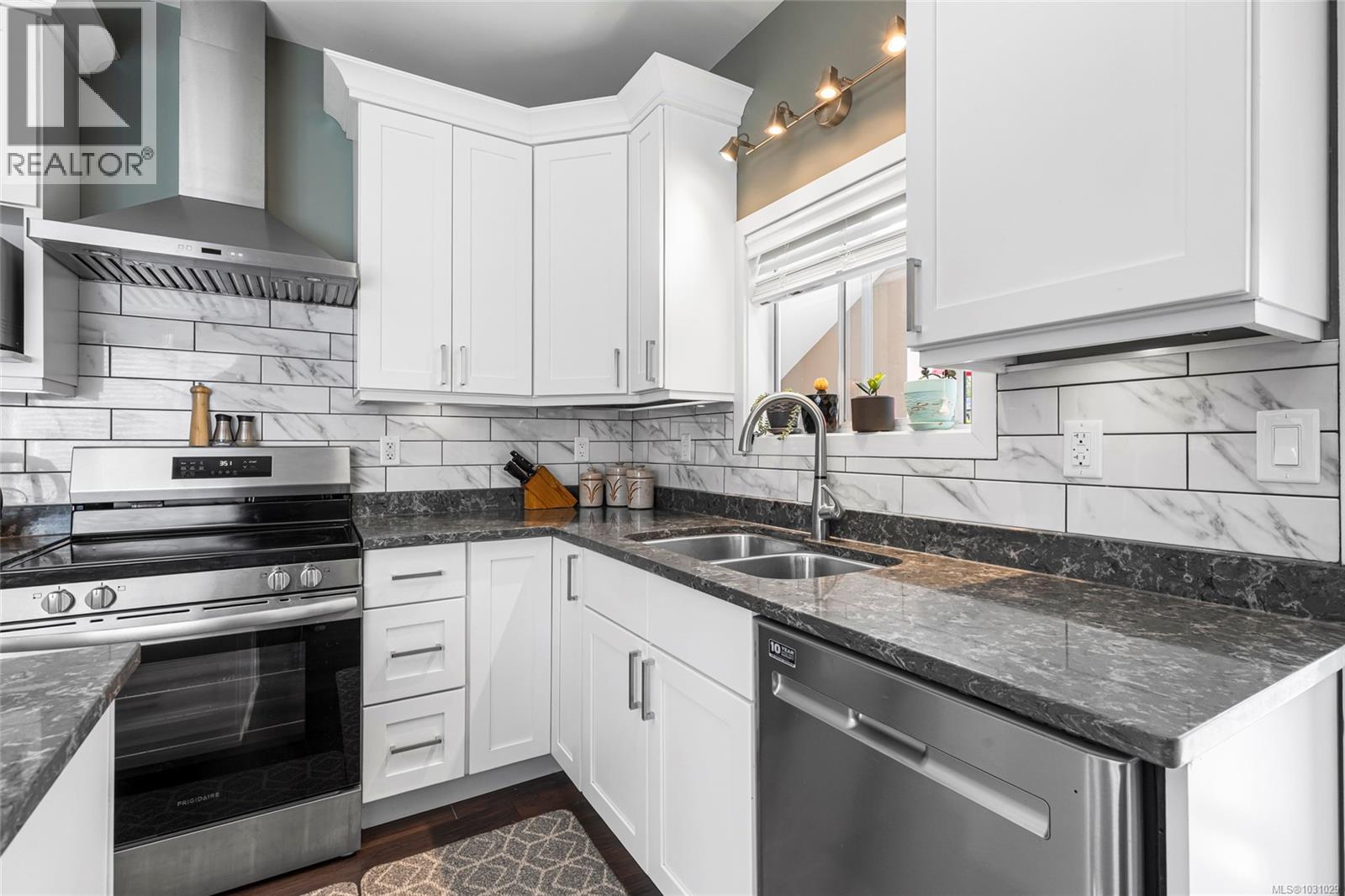  2065 Goldsmith Street, Oak Bay