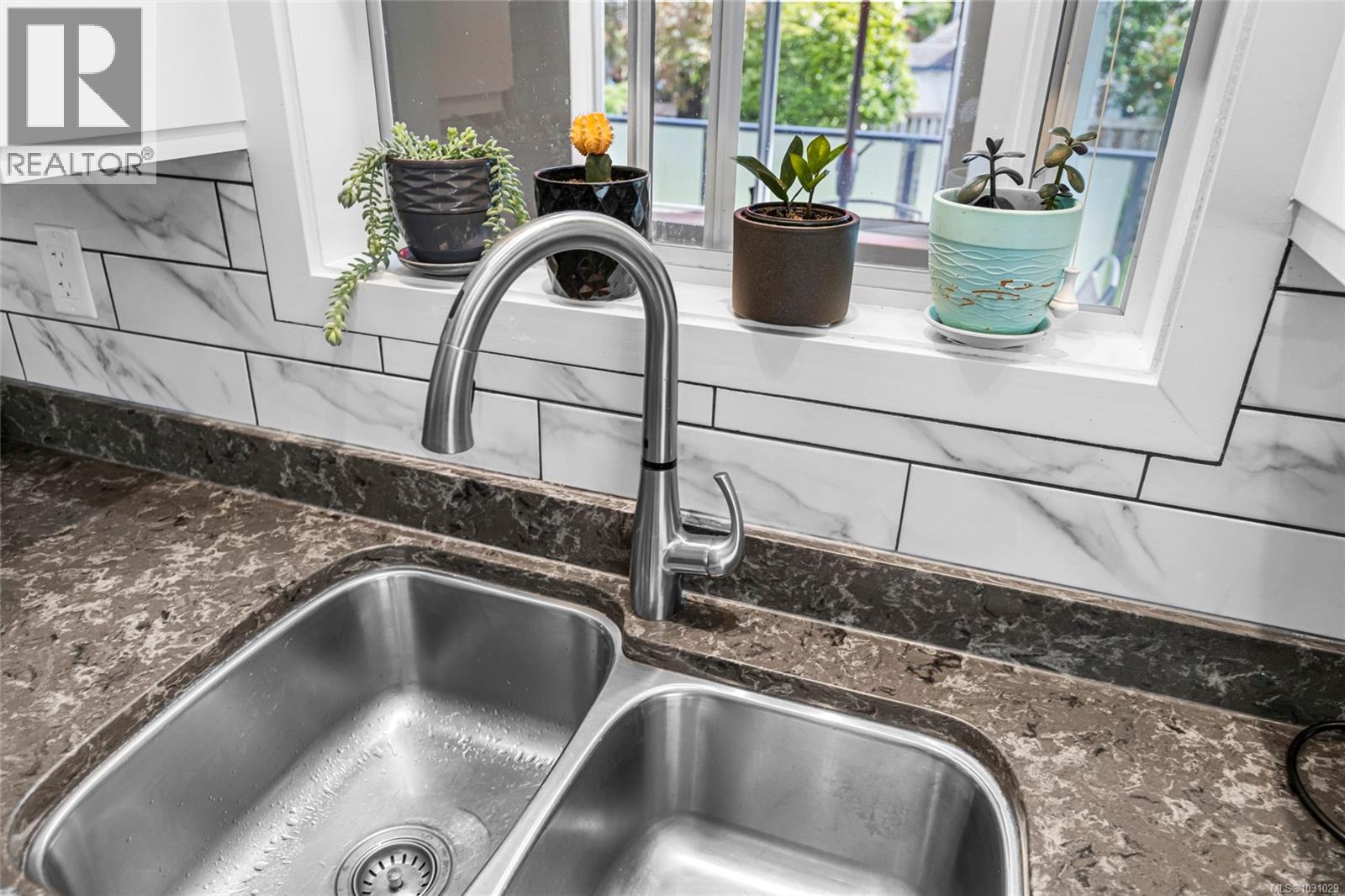  2065 Goldsmith Street, Oak Bay