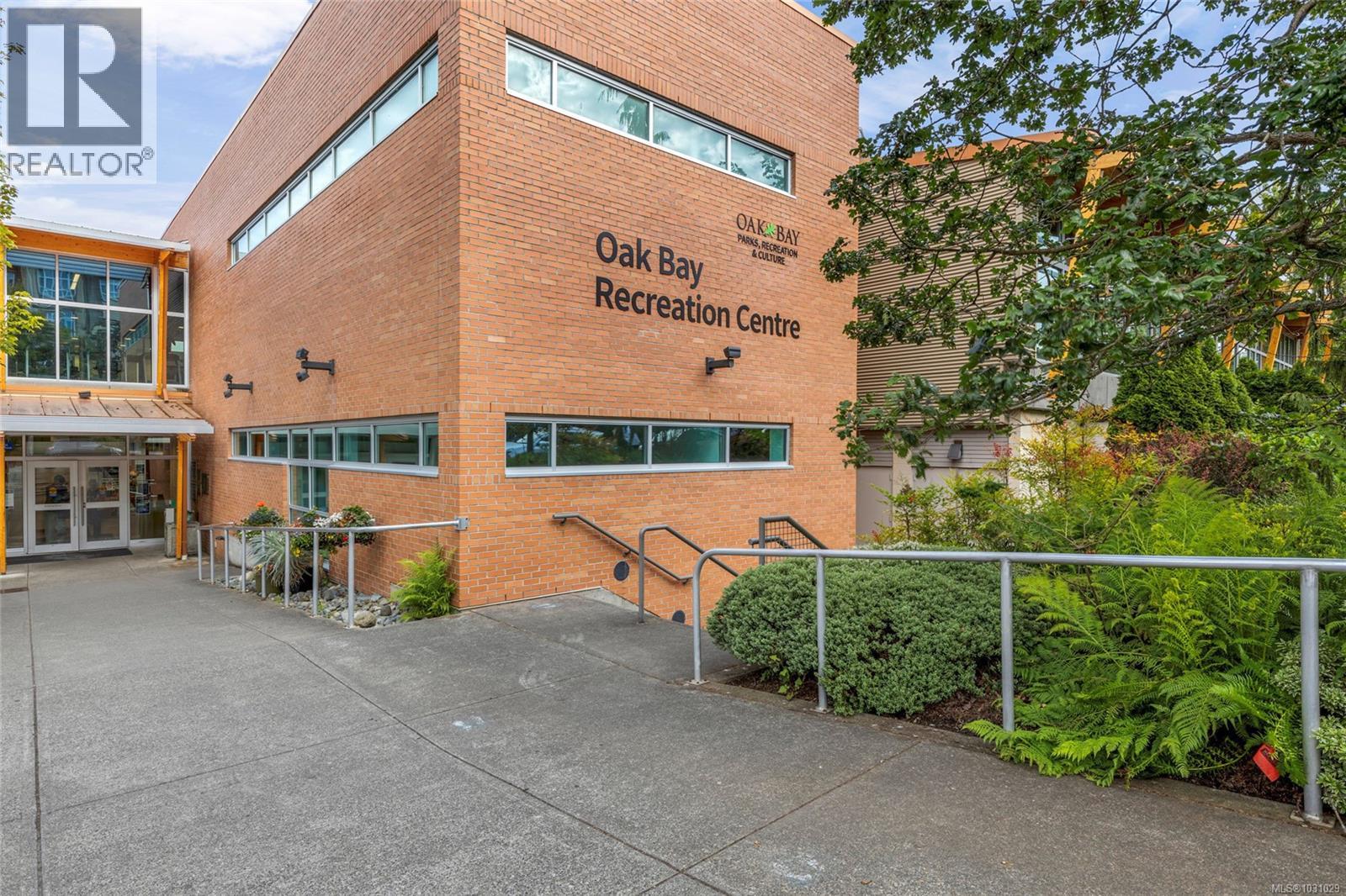  2065 Goldsmith Street, Oak Bay