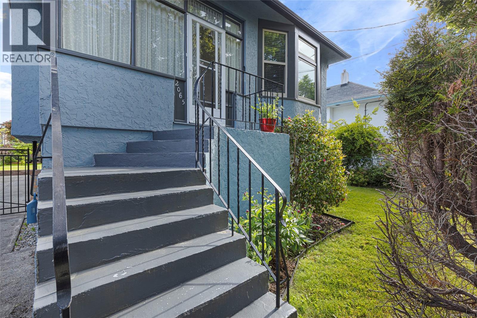  2065 Goldsmith Street, Oak Bay