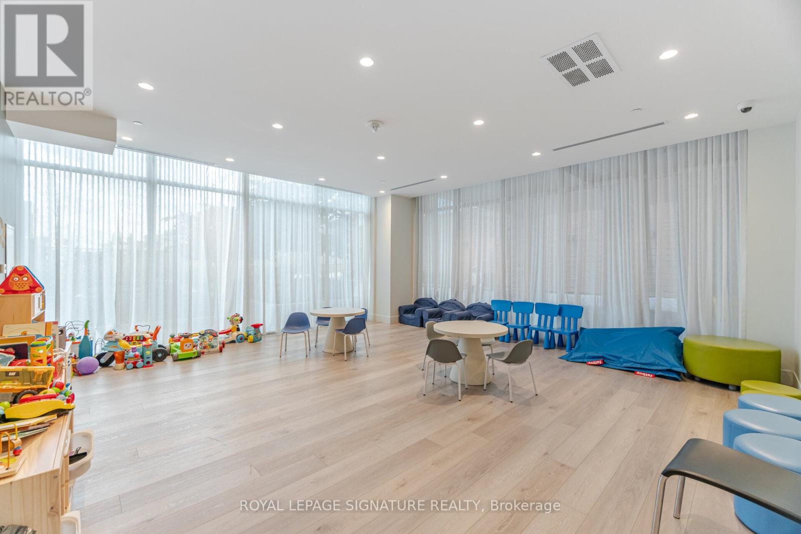 #208 1787 ST CLAIR AVENUE W - 23