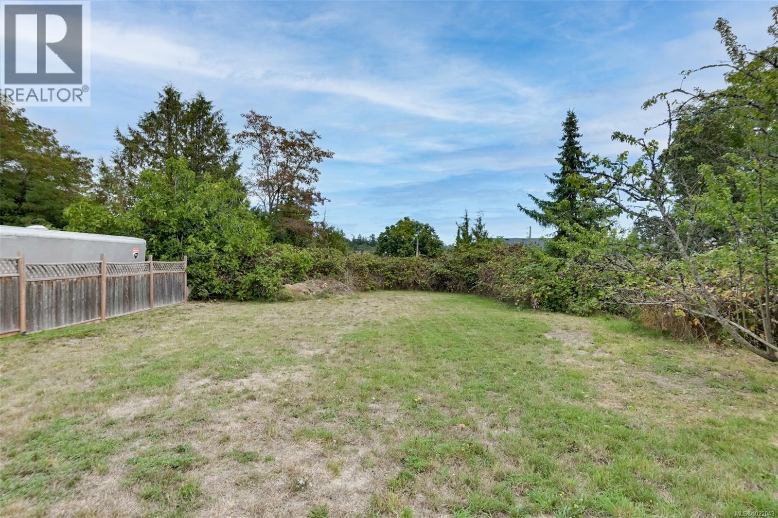 3883 Douglas St - 26