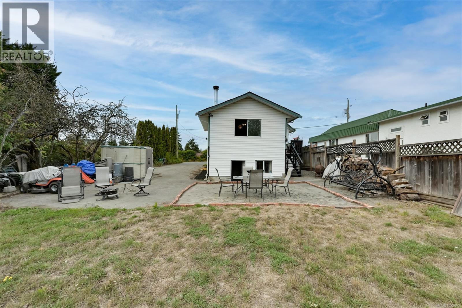 3883 DOUGLAS ST - 28