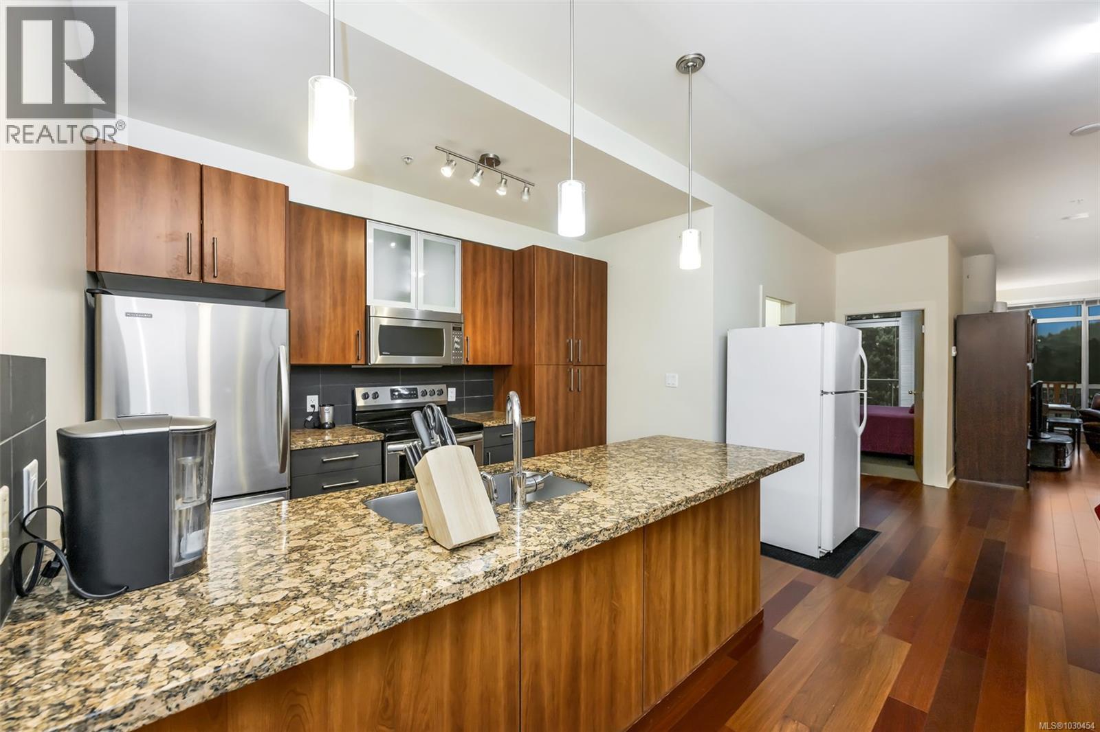 #727 2745 VETERANS MEMORIAL PKWY - 24