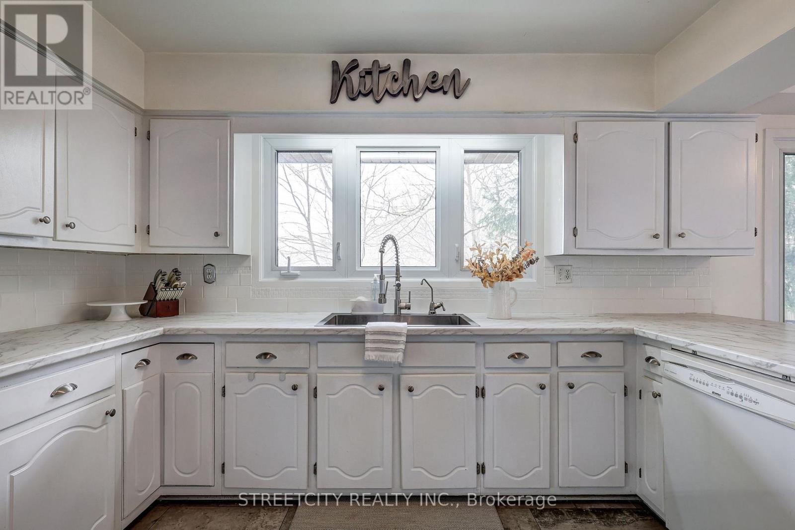 4-bedroom home for sale at 7 THISTLE COURT, Tillsonburg ON · photo 27 of 51