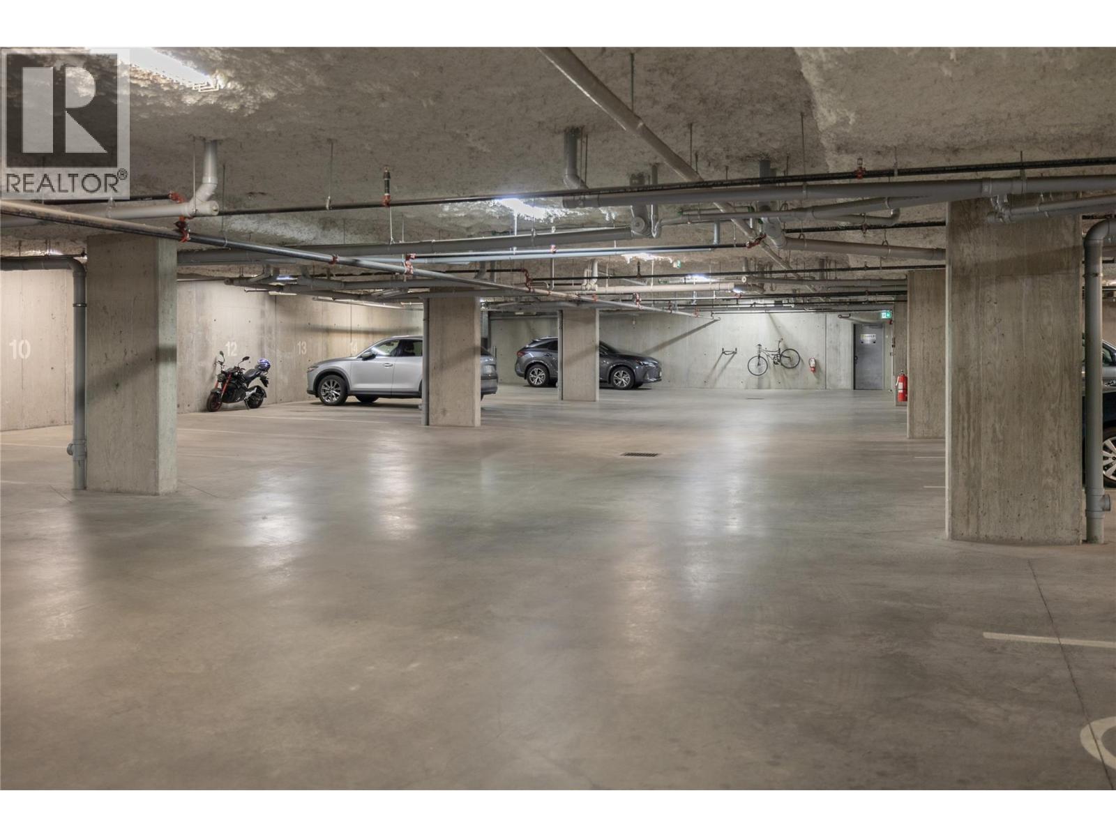 208 985 ACADEMY Way, Kelowna