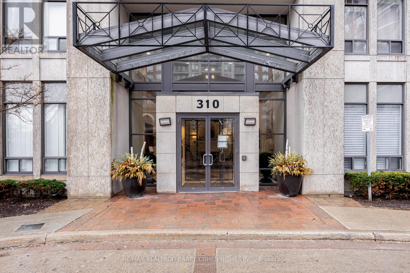 201 - 310 RED MAPLE ROAD