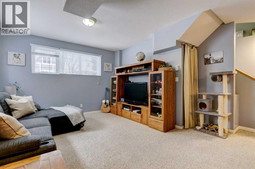 Single Family House Bi-level for Sale in  Elgin Drive SE McKenzie Towne Calgary 