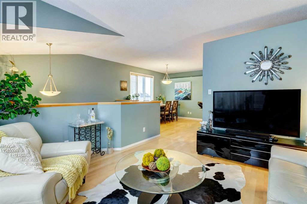 Single Family House Bi-level for Sale in  Elgin Drive SE McKenzie Towne Calgary 