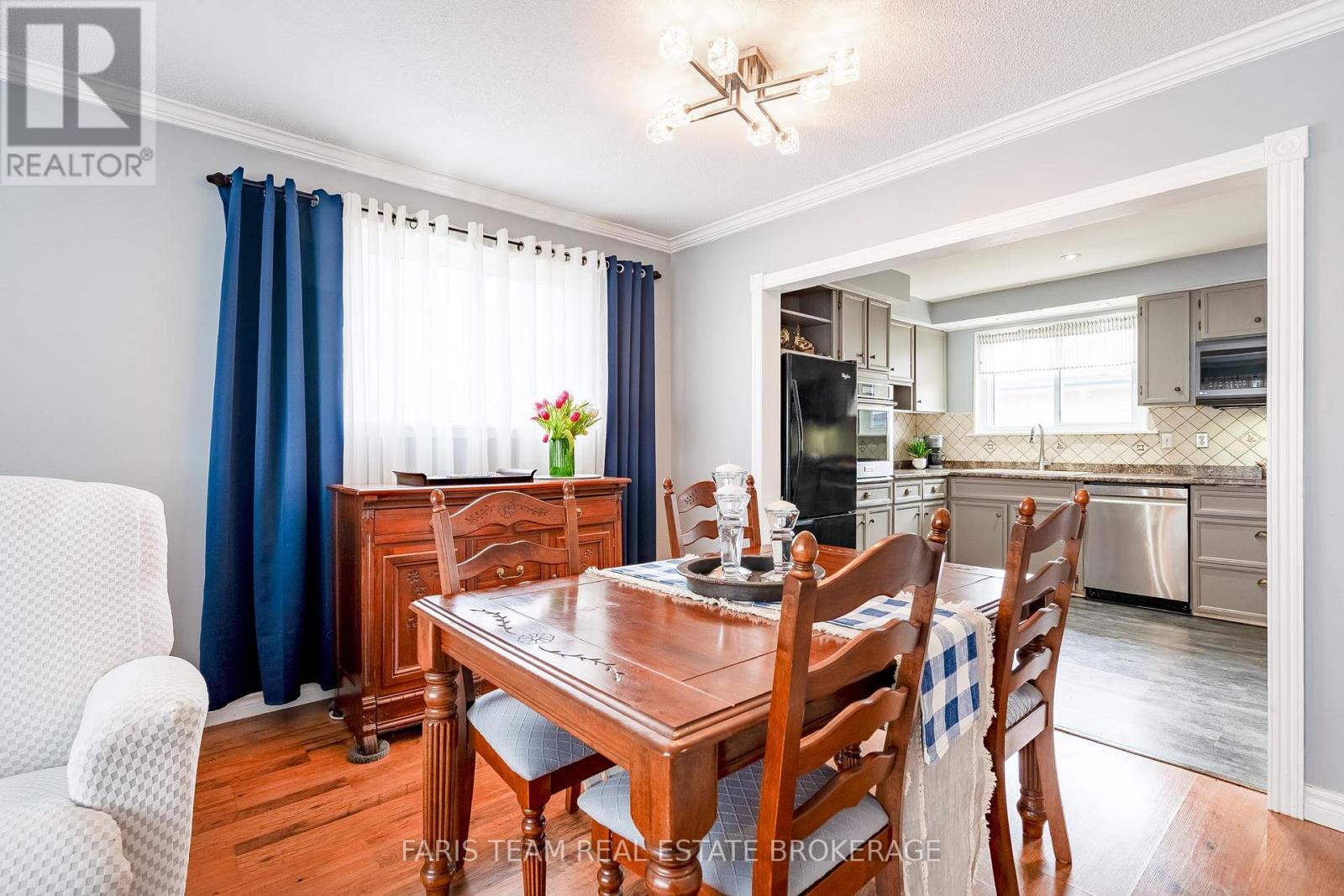 28 BROMLEY CRESCENT - 11