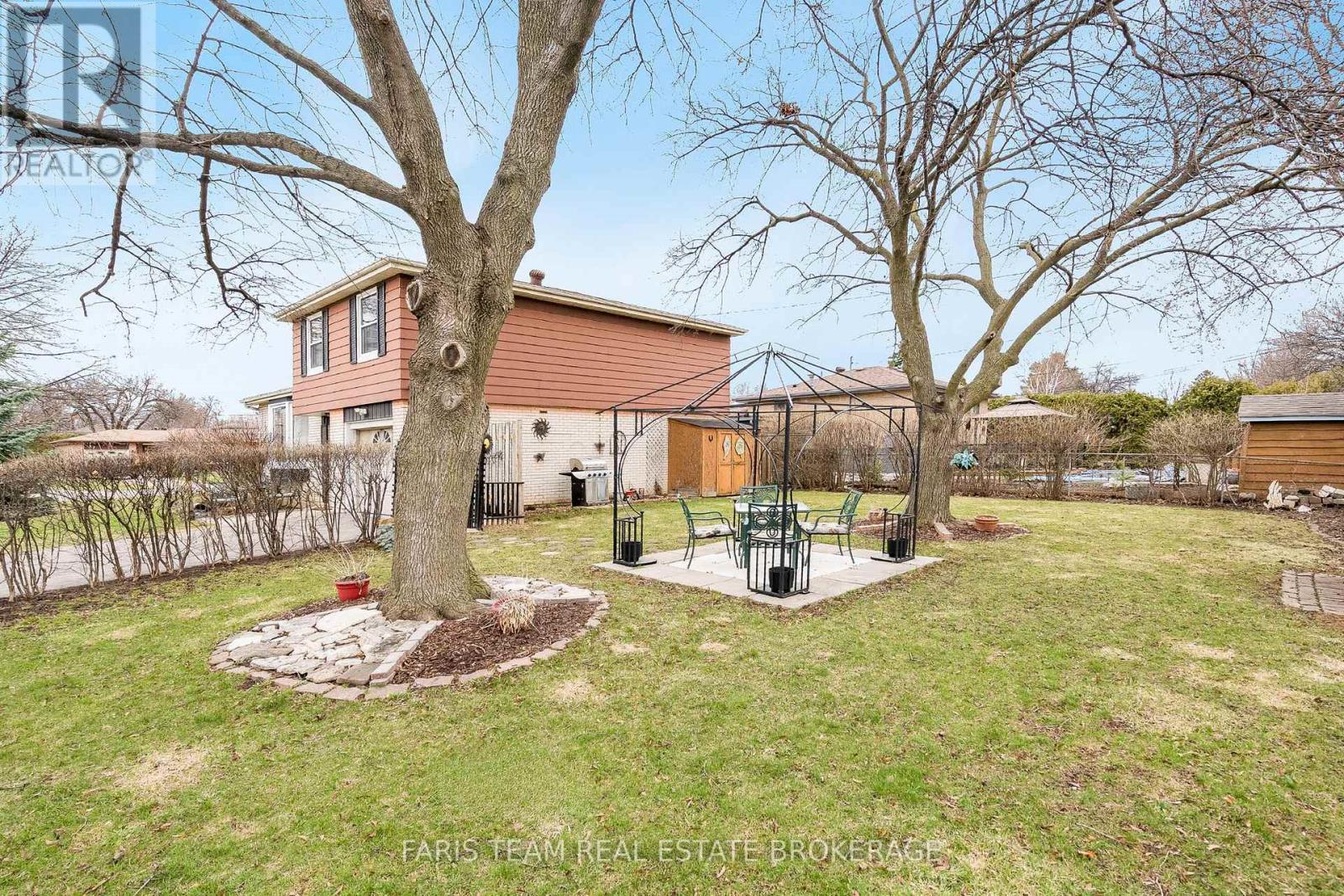 28 BROMLEY CRESCENT - 28