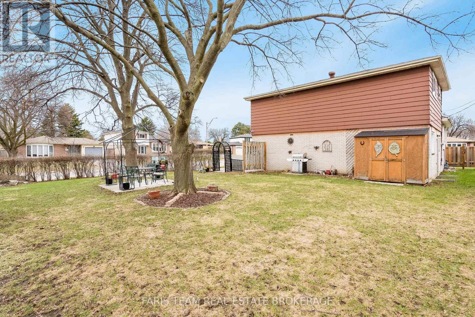 28 BROMLEY CRESCENT - 29