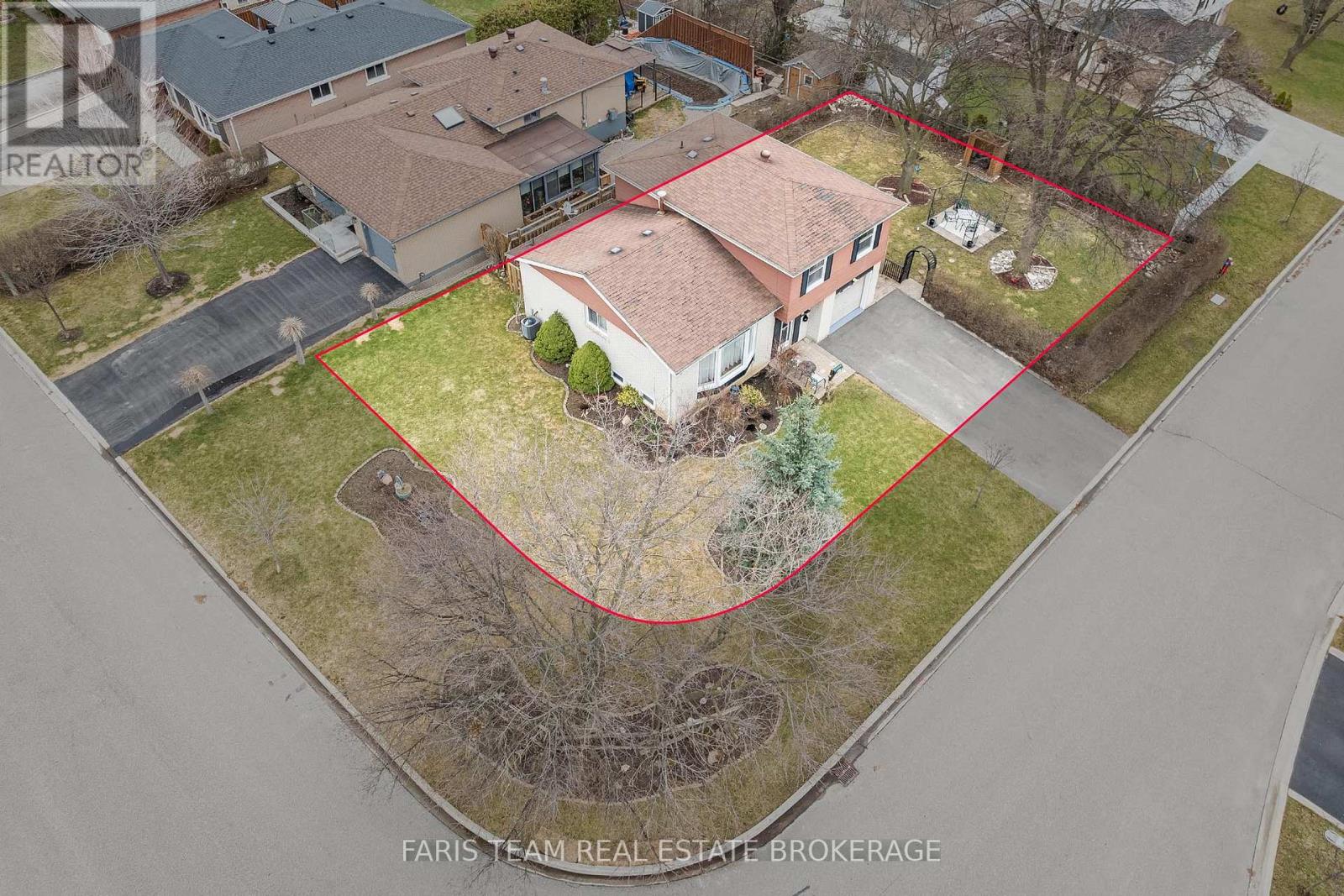 28 BROMLEY CRESCENT - 31