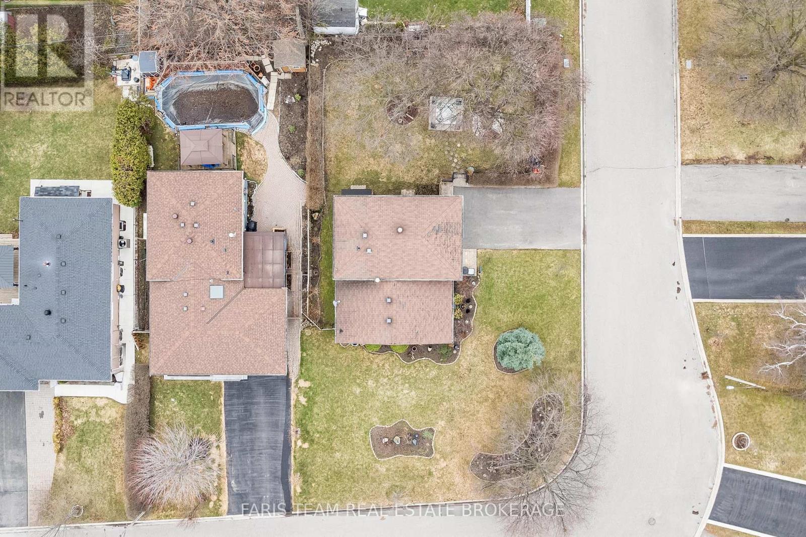 28 BROMLEY CRESCENT - 32
