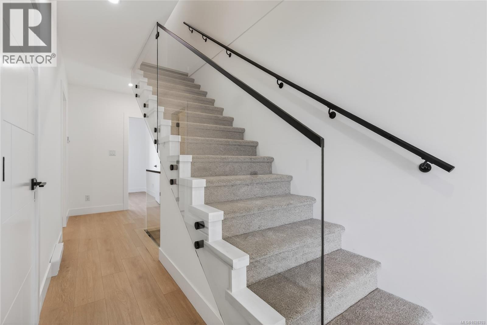 #3 704 BEAVER CREEK BLVD - 20