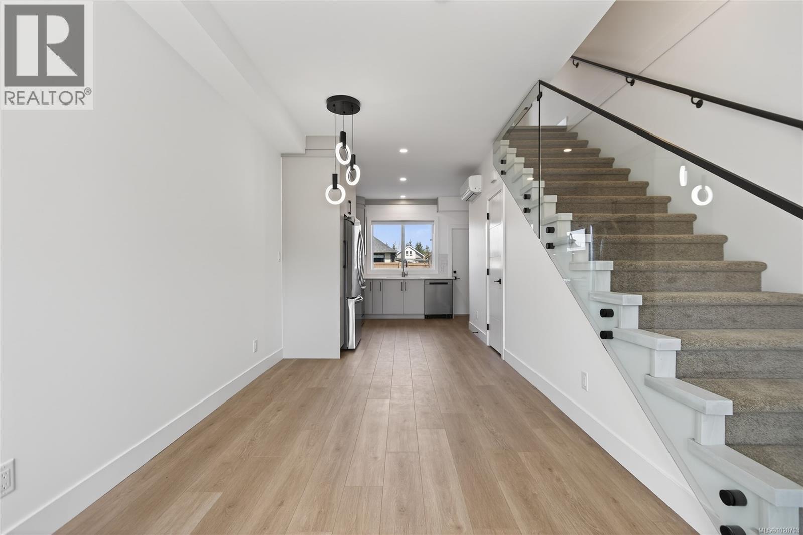 #3 704 BEAVER CREEK BLVD - 9