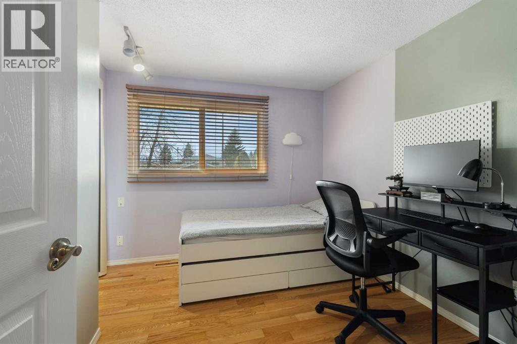 16 Midridge Gardens SE Photo 20 - Calgary Real Estate