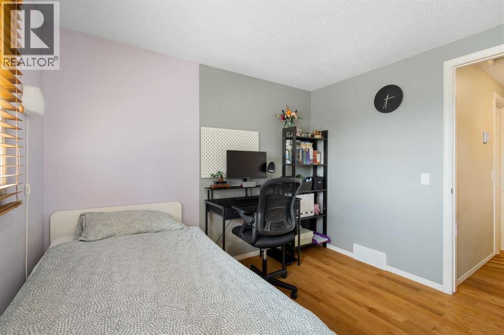 16 Midridge Gardens SE Photo 21 - Calgary Real Estate