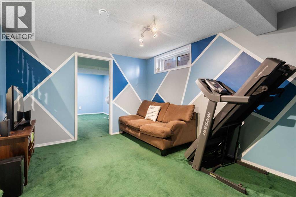 16 Midridge Gardens SE Photo 27 - Calgary Real Estate