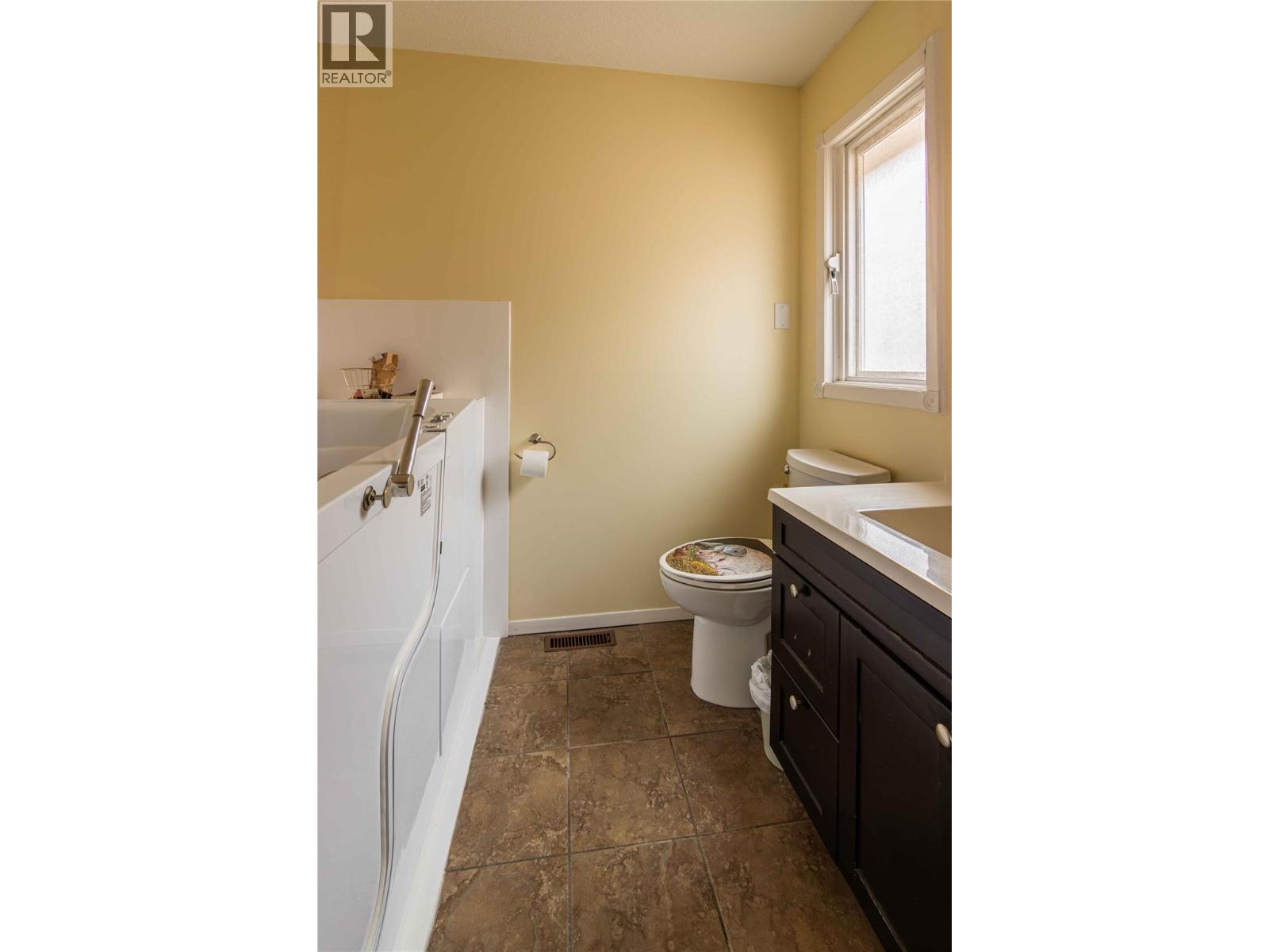 2455 5TH AVENUE NE - 21