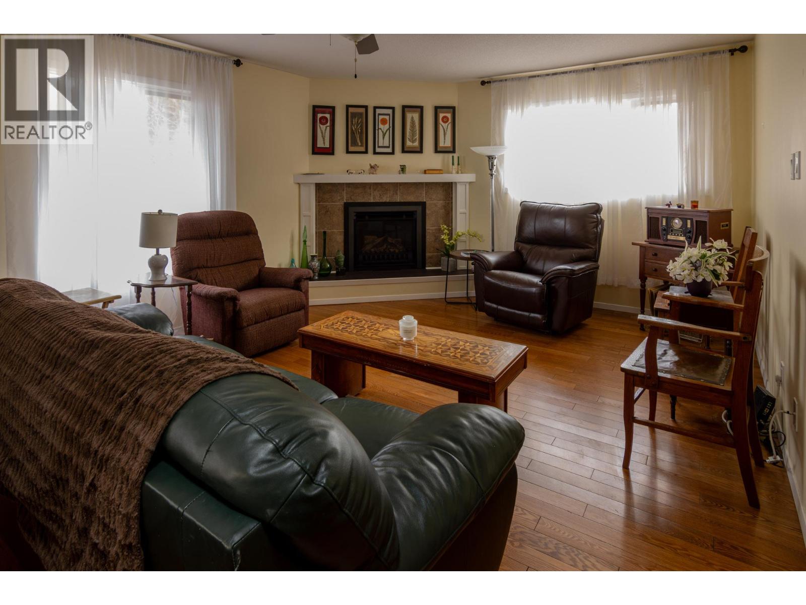 2455 5TH AVENUE NE - 3