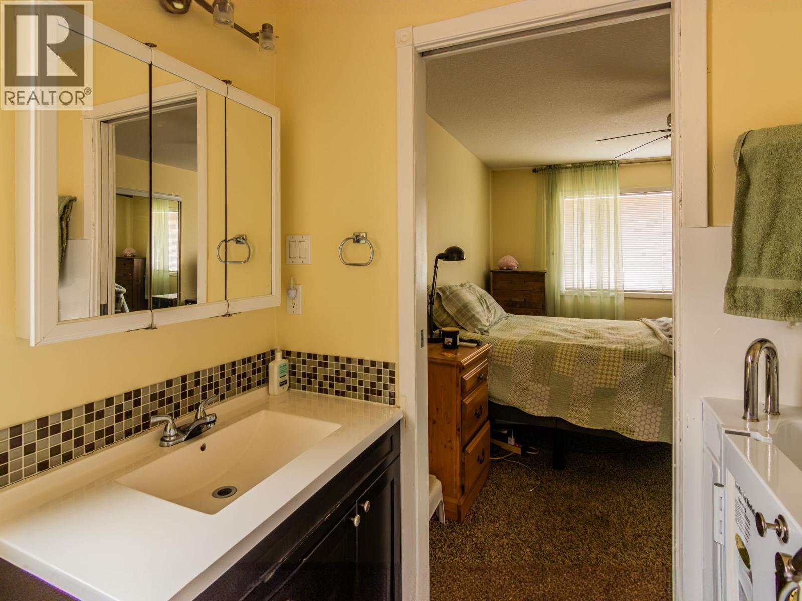 2455 5TH AVENUE NE - 22