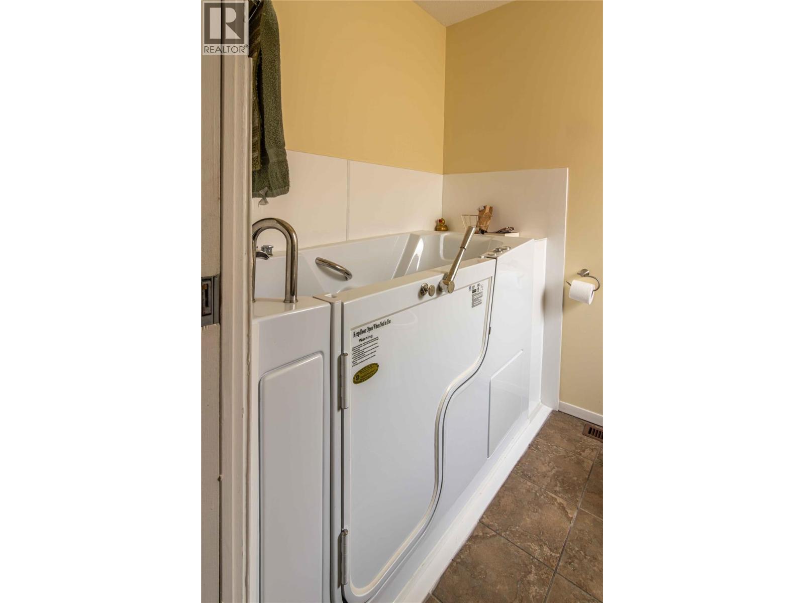 2455 5TH AVENUE NE - 20