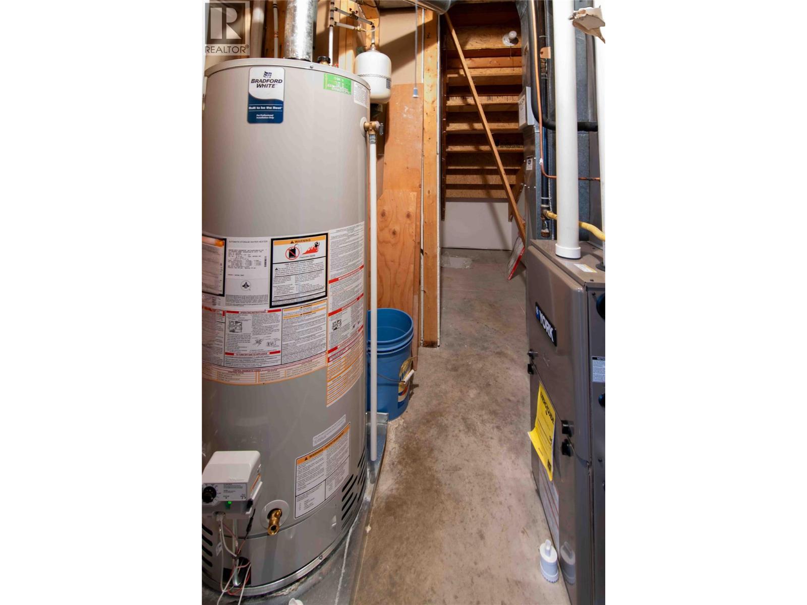 2455 5TH AVENUE NE - 28