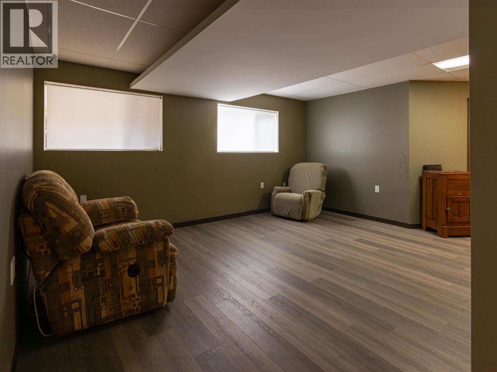 2455 5TH AVENUE NE - 29