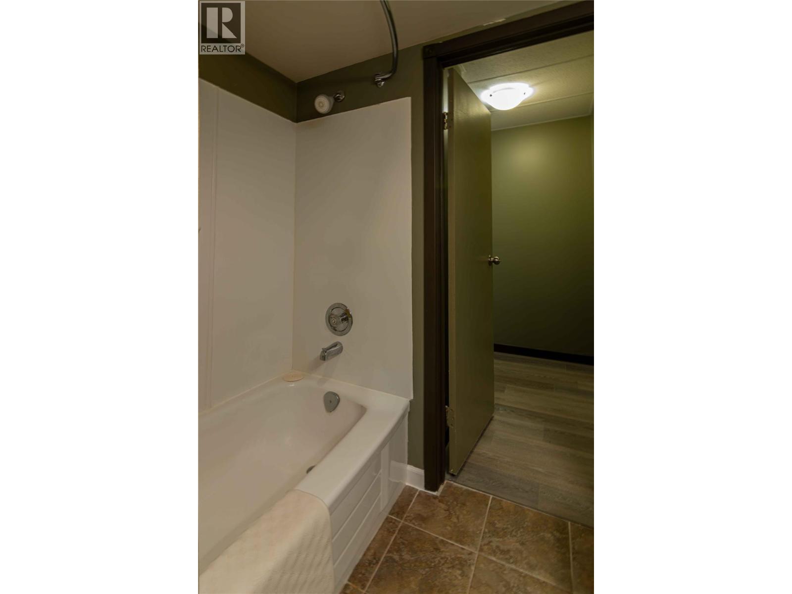 2455 5TH AVENUE NE - 36