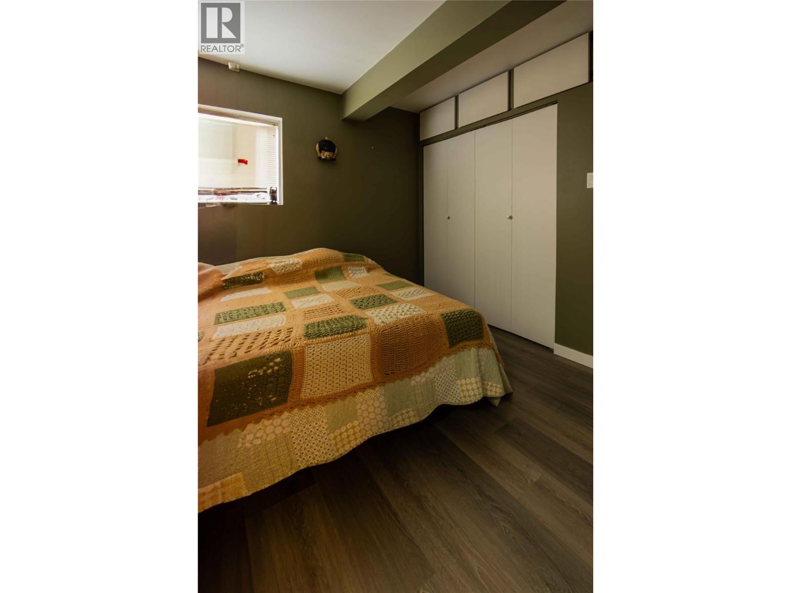 2455 5TH AVENUE NE - 39