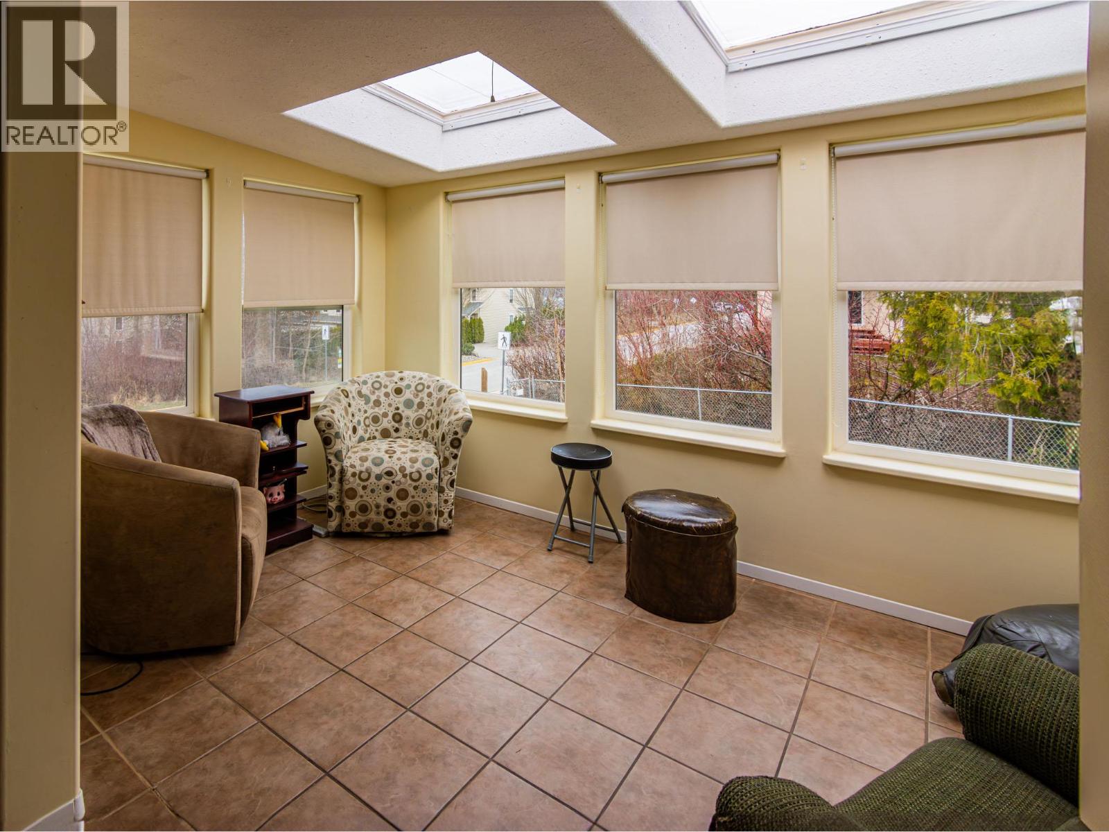 2455 5TH AVENUE NE - 8