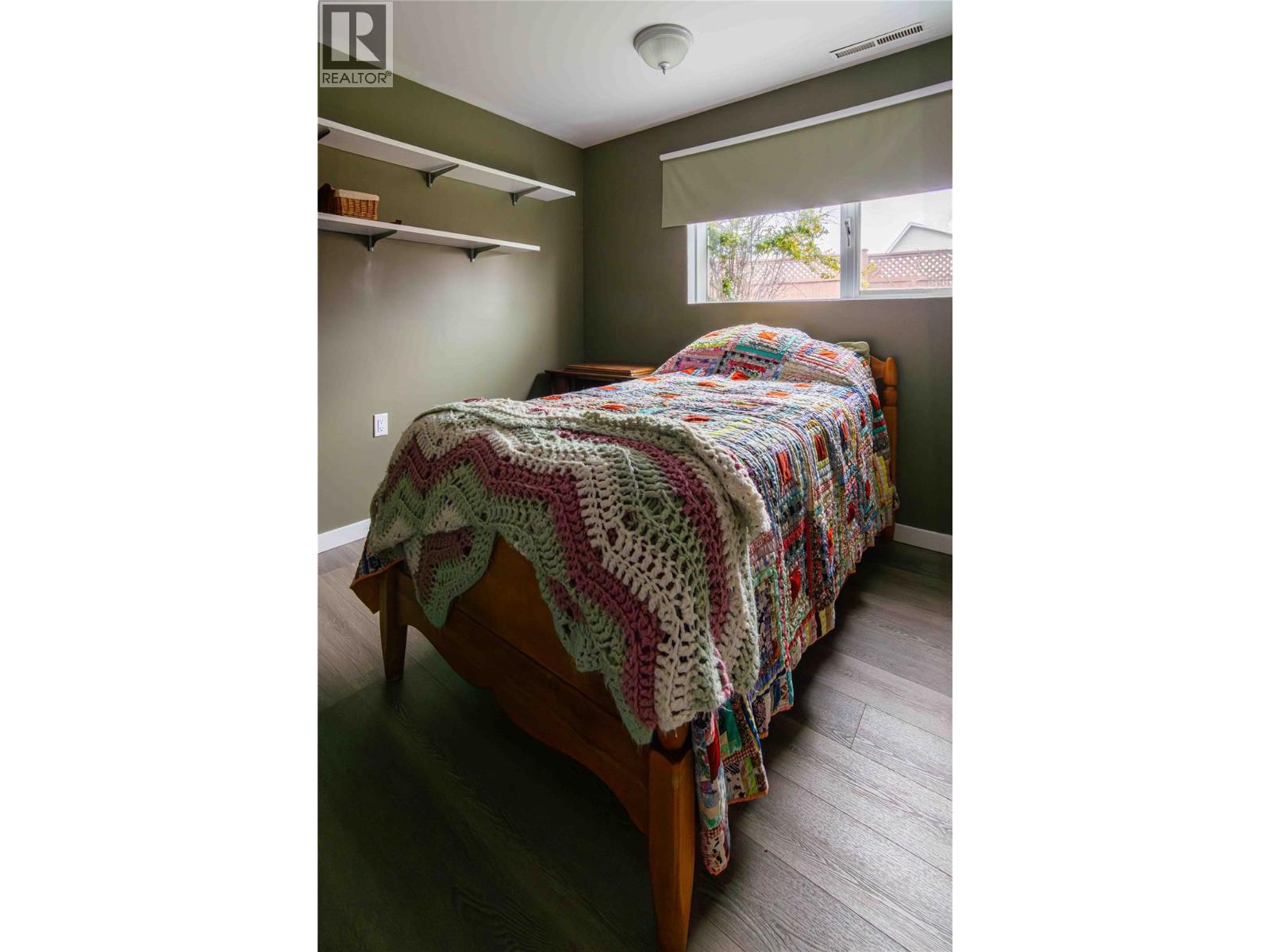 2455 5TH AVENUE NE - 32