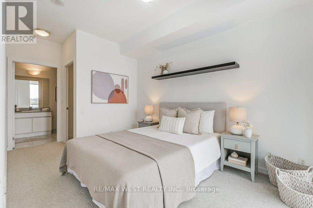 #501 30 CANTERBURY PLACE - 19