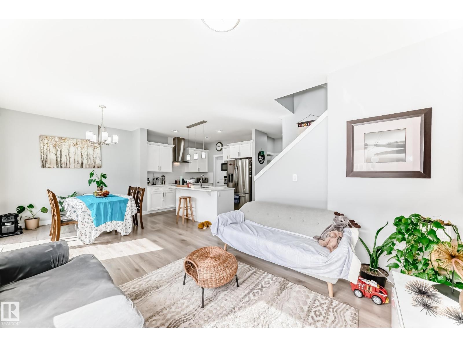 19635 29 AV NW, Edmonton