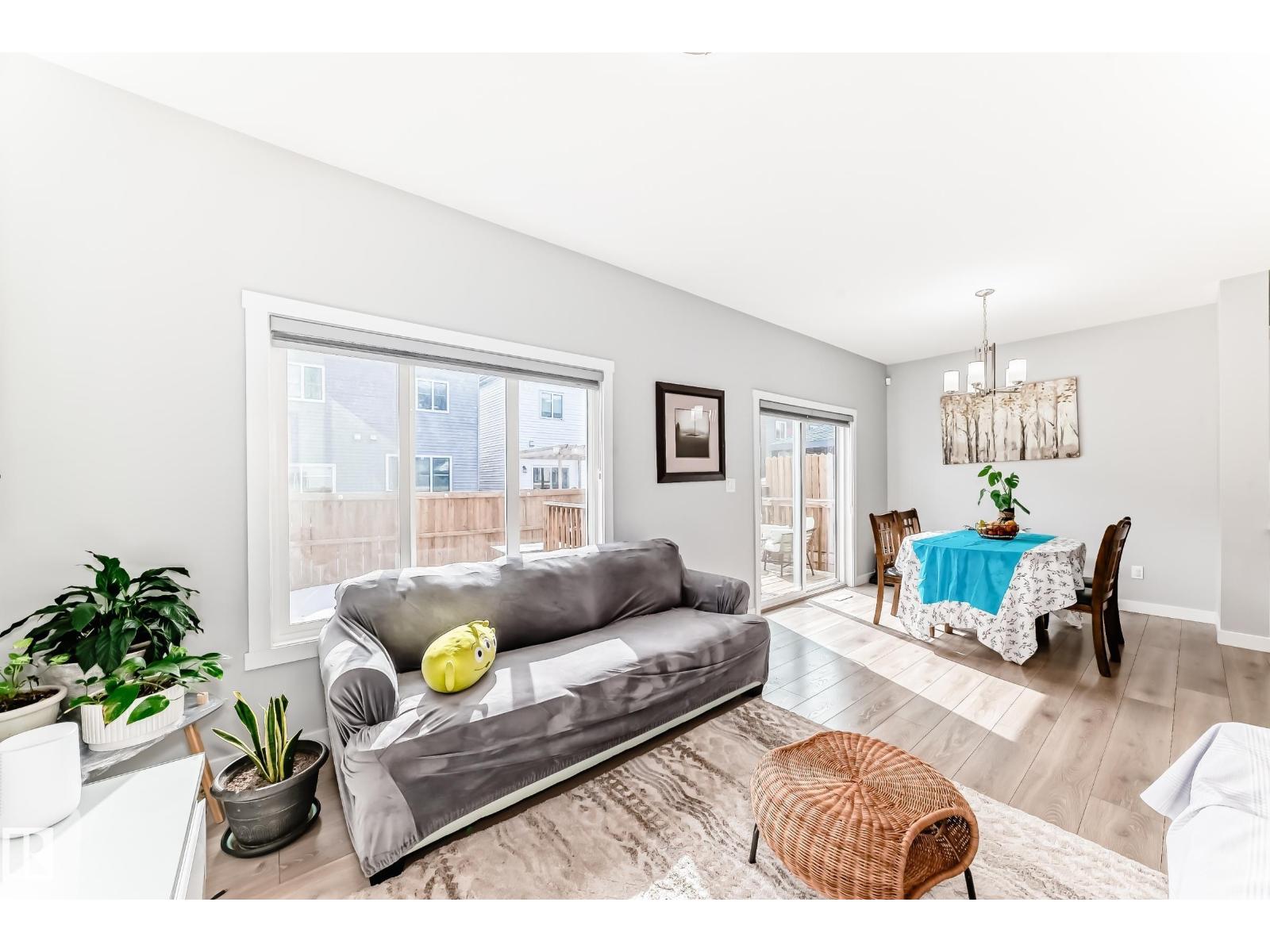 19635 29 AV NW, Edmonton