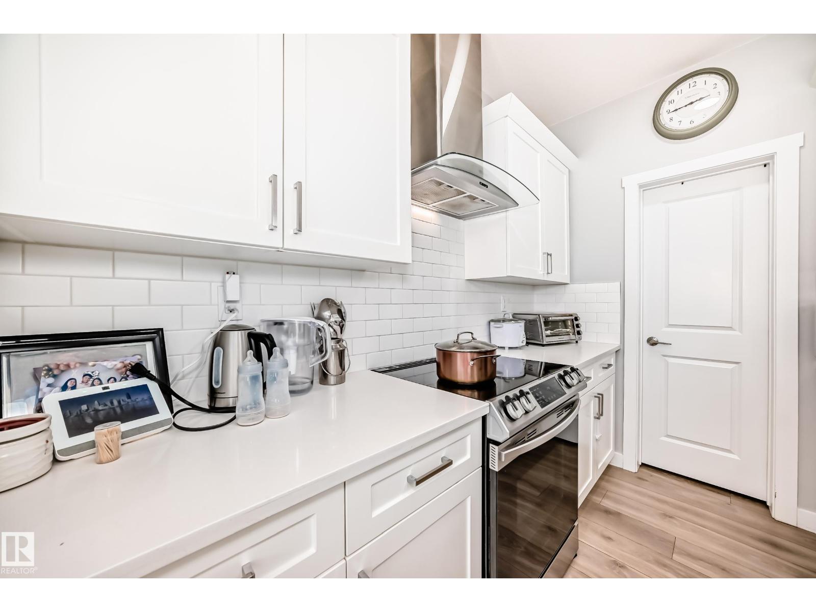 19635 29 AV NW, Edmonton